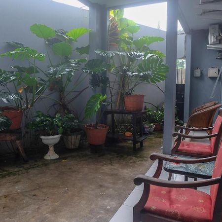 מלון Reddoorz At Lapangan Bandara Sam Ratulangi מנאדו מראה חיצוני תמונה