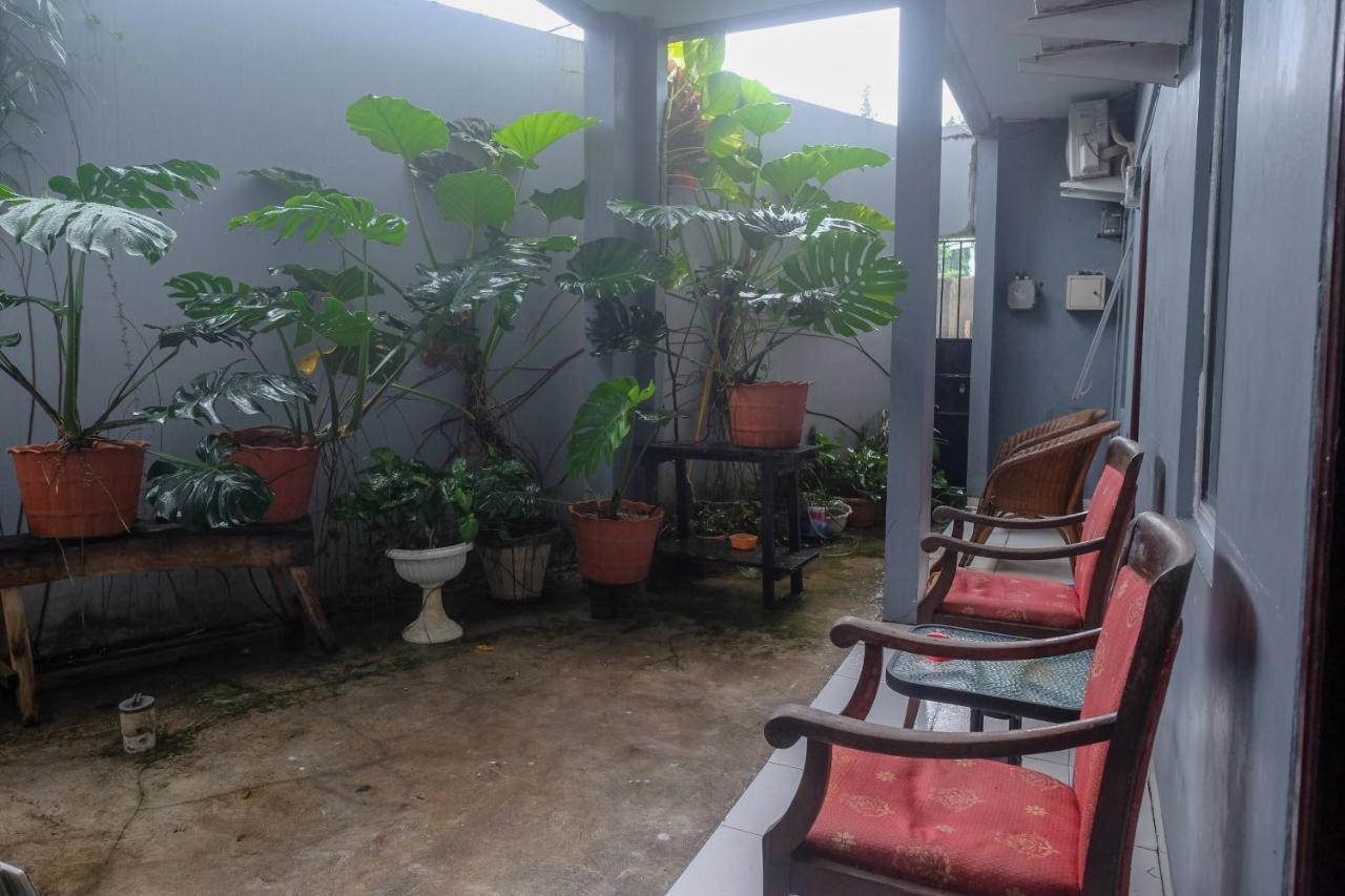 מלון Reddoorz At Lapangan Bandara Sam Ratulangi מנאדו מראה חיצוני תמונה